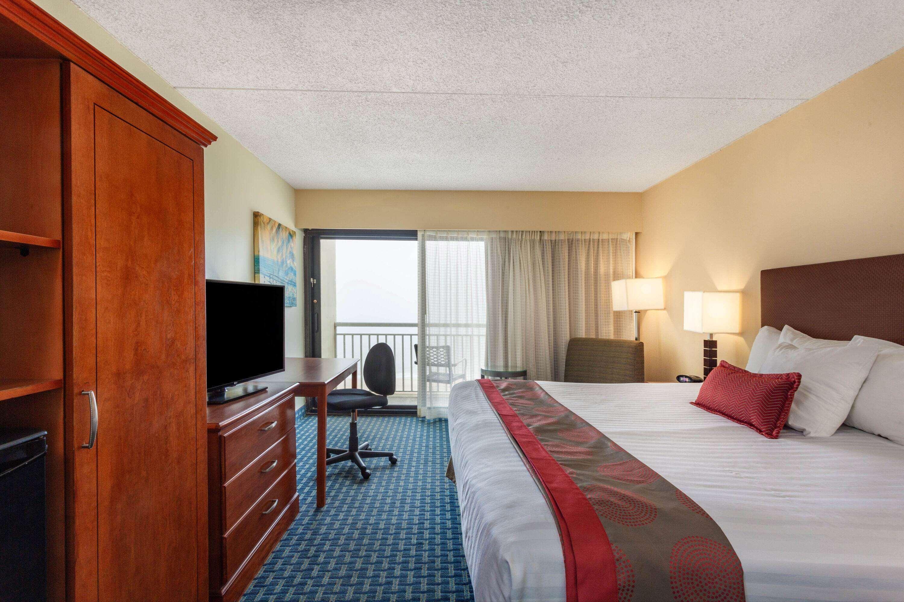 Ramada Plaza By Wyndham Virginia Beach Oceanfront Екстериор снимка
