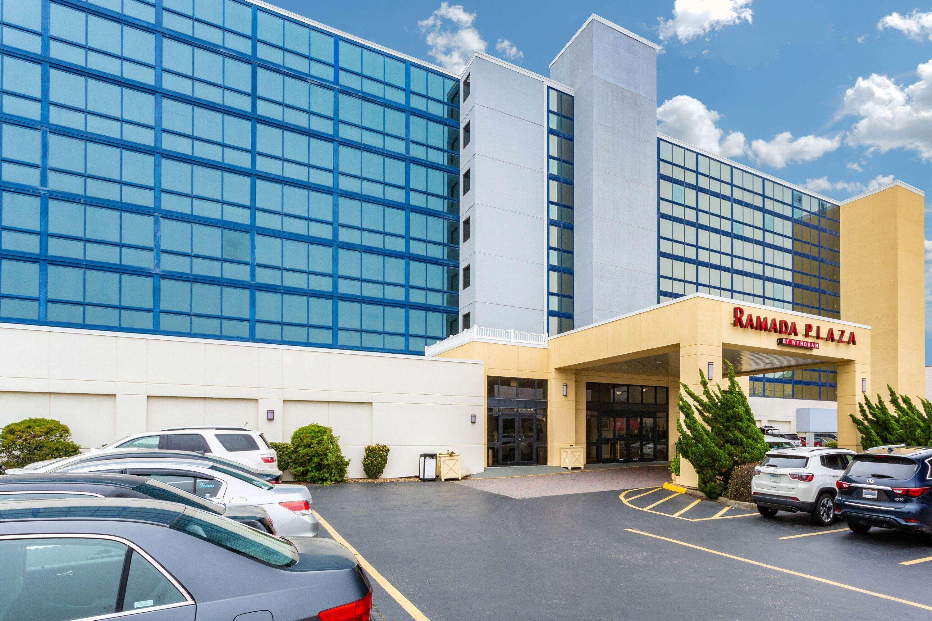Ramada Plaza By Wyndham Virginia Beach Oceanfront Екстериор снимка