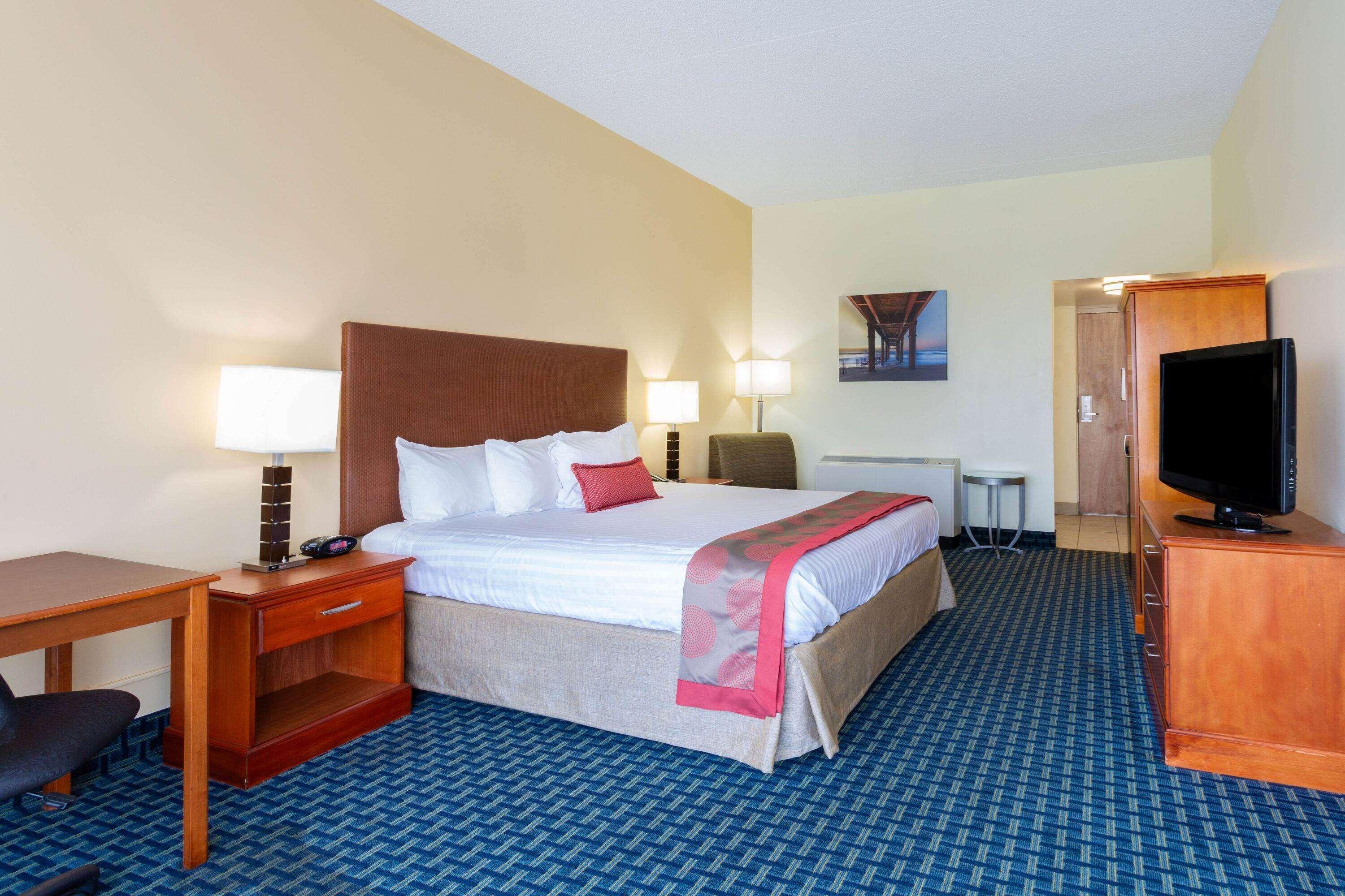 Ramada Plaza By Wyndham Virginia Beach Oceanfront Екстериор снимка
