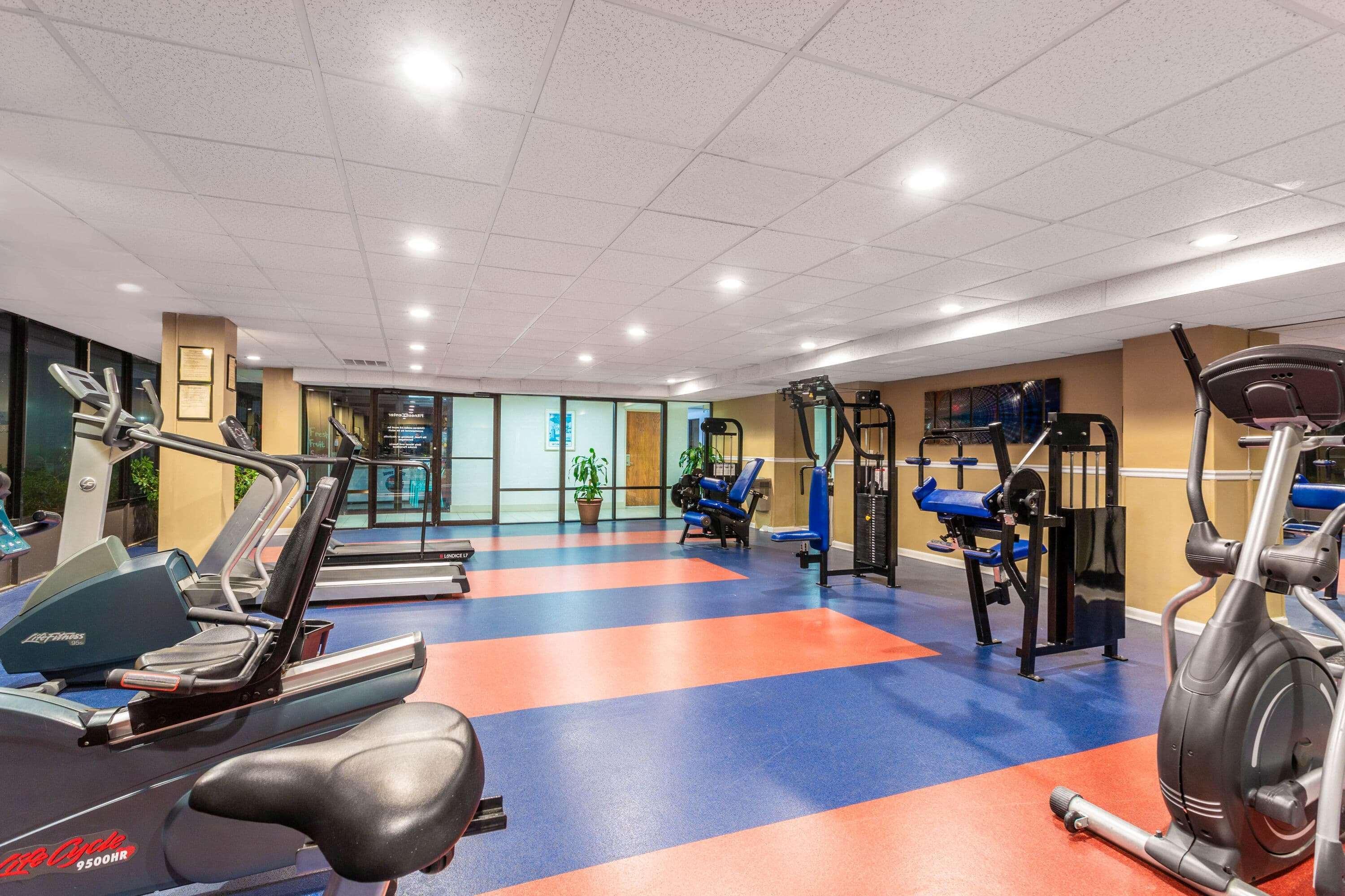 Ramada Plaza By Wyndham Virginia Beach Oceanfront Екстериор снимка
