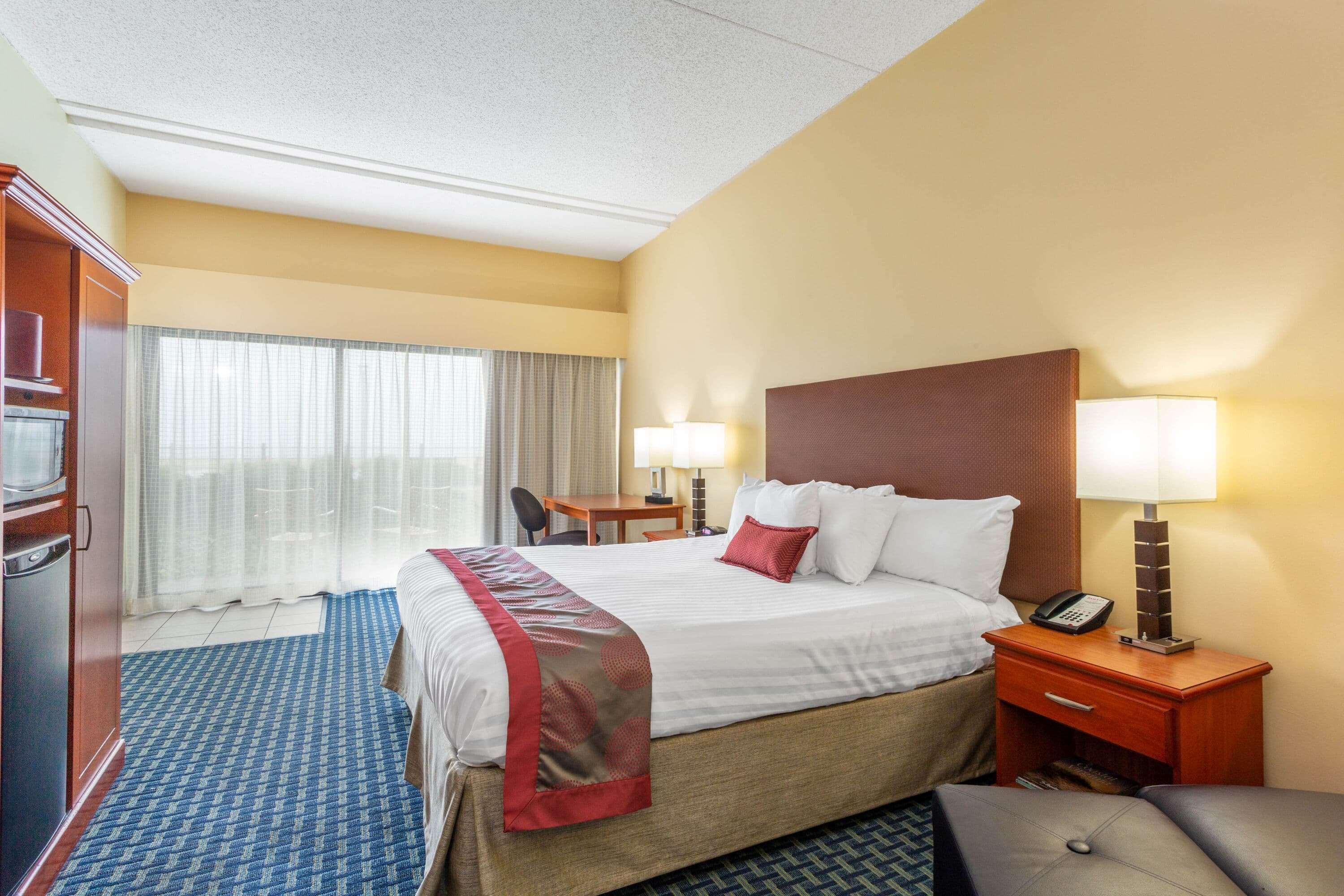 Ramada Plaza By Wyndham Virginia Beach Oceanfront Екстериор снимка