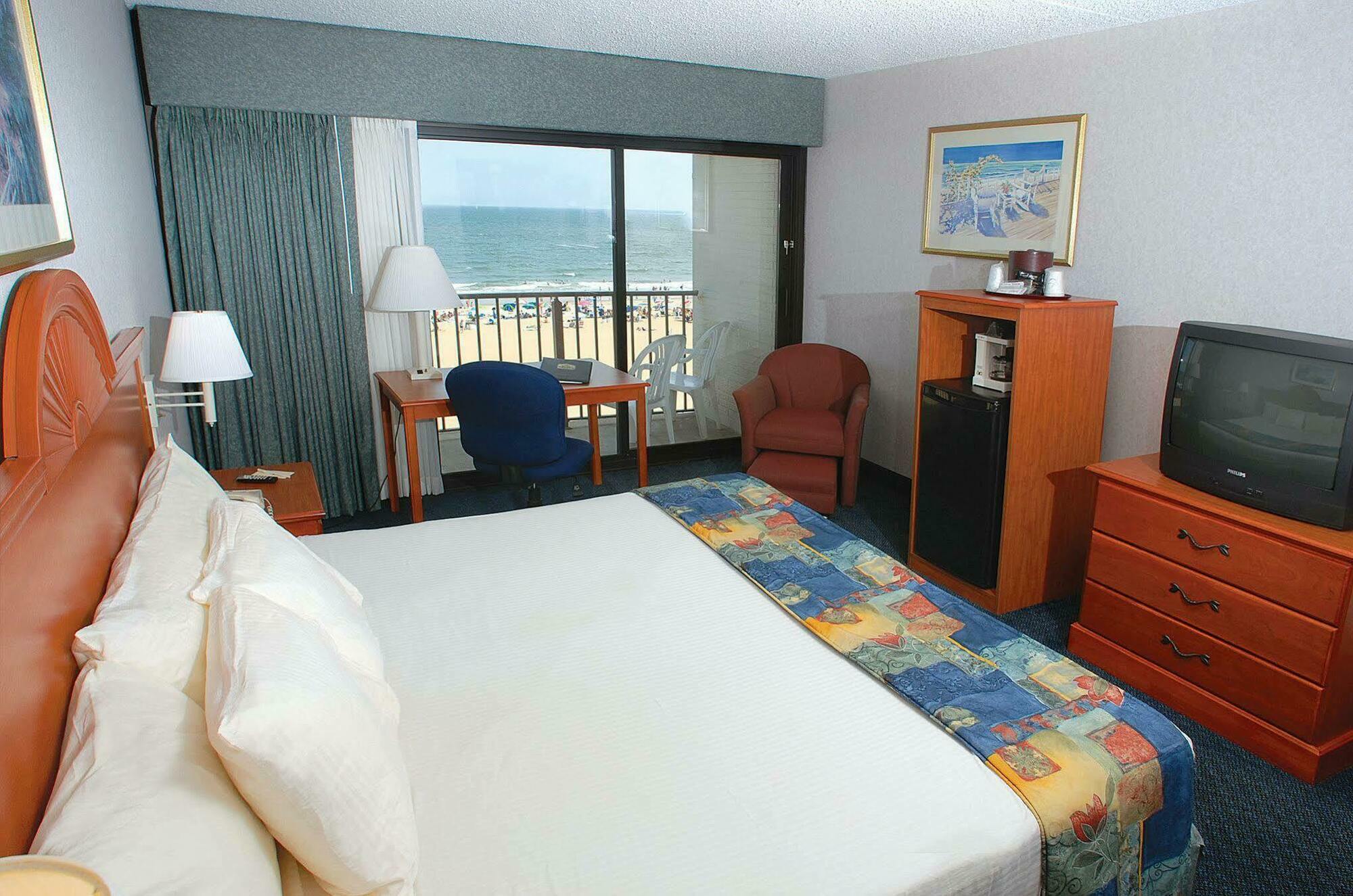 Ramada Plaza By Wyndham Virginia Beach Oceanfront Екстериор снимка